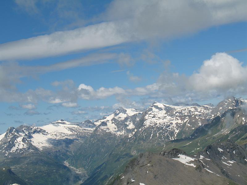 20080705_teuri_michi 058.jpg - View towards west with Rheinwaldhorn